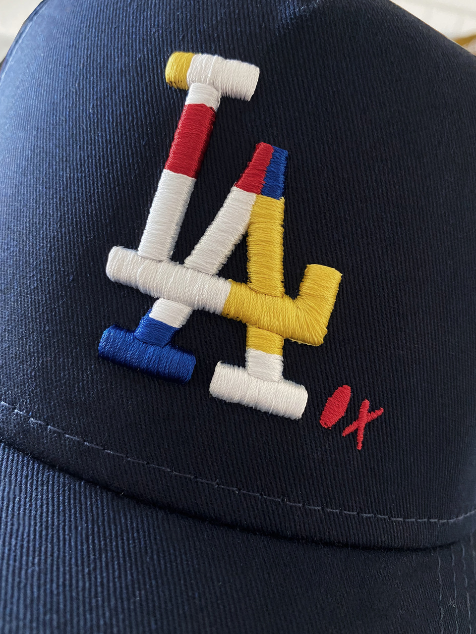 "LA MONDRIAN" 5-Panel Snapback in Navy Blue